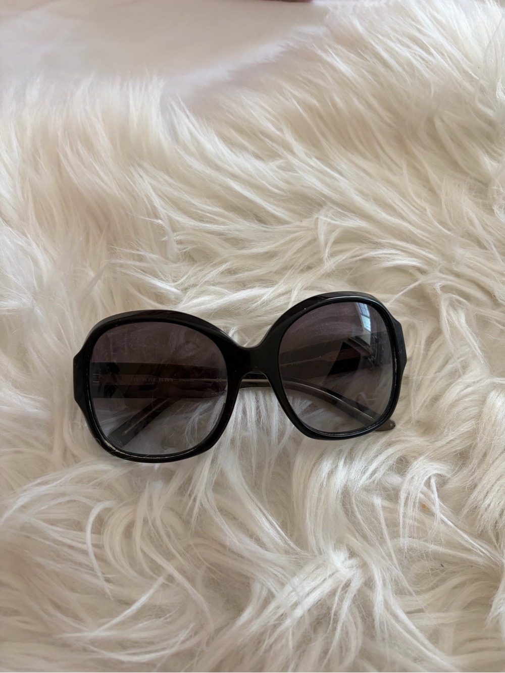 Burberry Classic Black Oversized Women's Sunglasses